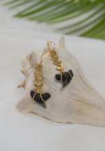 Load image into Gallery viewer, Shark Tooth Arrow Chain Earrings