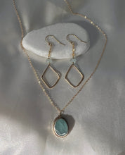 Load image into Gallery viewer, Aquamarine Sparkle Necklace