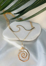 Load image into Gallery viewer, Swirl Necklace
