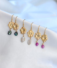 Load image into Gallery viewer, Bella Flower Earrings