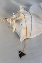 Load image into Gallery viewer, Shark Tooth Necklace