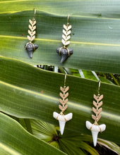 Load image into Gallery viewer, Shark Tooth Arrow Chain Earrings