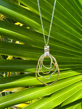 Load image into Gallery viewer, Oyster Shell Necklace
