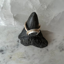 Load image into Gallery viewer, Your Untraditional Labradorite Ring