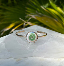 Load image into Gallery viewer, Glowing Shell Cuff Bracelet