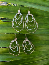 Load image into Gallery viewer, Oyster Shell Earrings