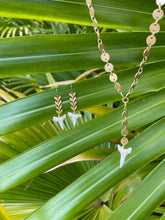 Load image into Gallery viewer, Shark Tooth Arrow Chain Earrings