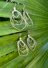 Load image into Gallery viewer, Oyster Shell Earrings