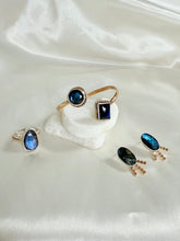 Load image into Gallery viewer, Labradorite Gold Ball Banded Ring
