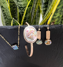 Load image into Gallery viewer, Abalone Sullivans Necklace
