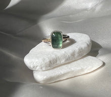 Load image into Gallery viewer, Gold Ball Banded Ring- green kyanite
