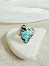 Load image into Gallery viewer, Turquoise Flower Swirl Ring
