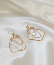 Load image into Gallery viewer, Oyster Shell Earrings
