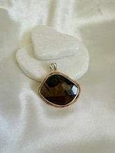 Load image into Gallery viewer, Sapphire (Gold Sheen) Sparkle Pendant
