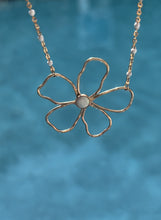 Load image into Gallery viewer, Blooms Aloha Necklace
