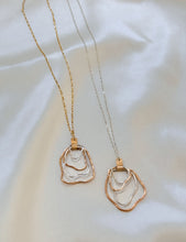 Load image into Gallery viewer, Oyster Shell Necklace
