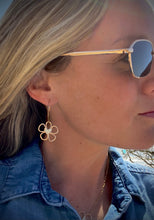 Load image into Gallery viewer, Blooms Groovy Drop Style Earrings
