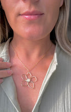 Load image into Gallery viewer, Blooms Aloha Necklace
