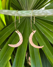 Load image into Gallery viewer, Gold Crescent Moon Earrings
