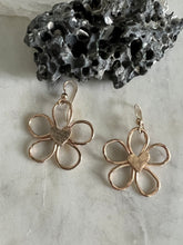 Load image into Gallery viewer, Blooms Groovy Earrings
